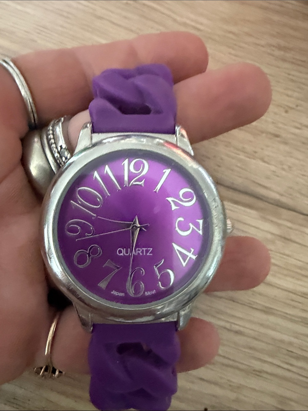 Purple Quartz Watch with Silver Accents Needs Battery!